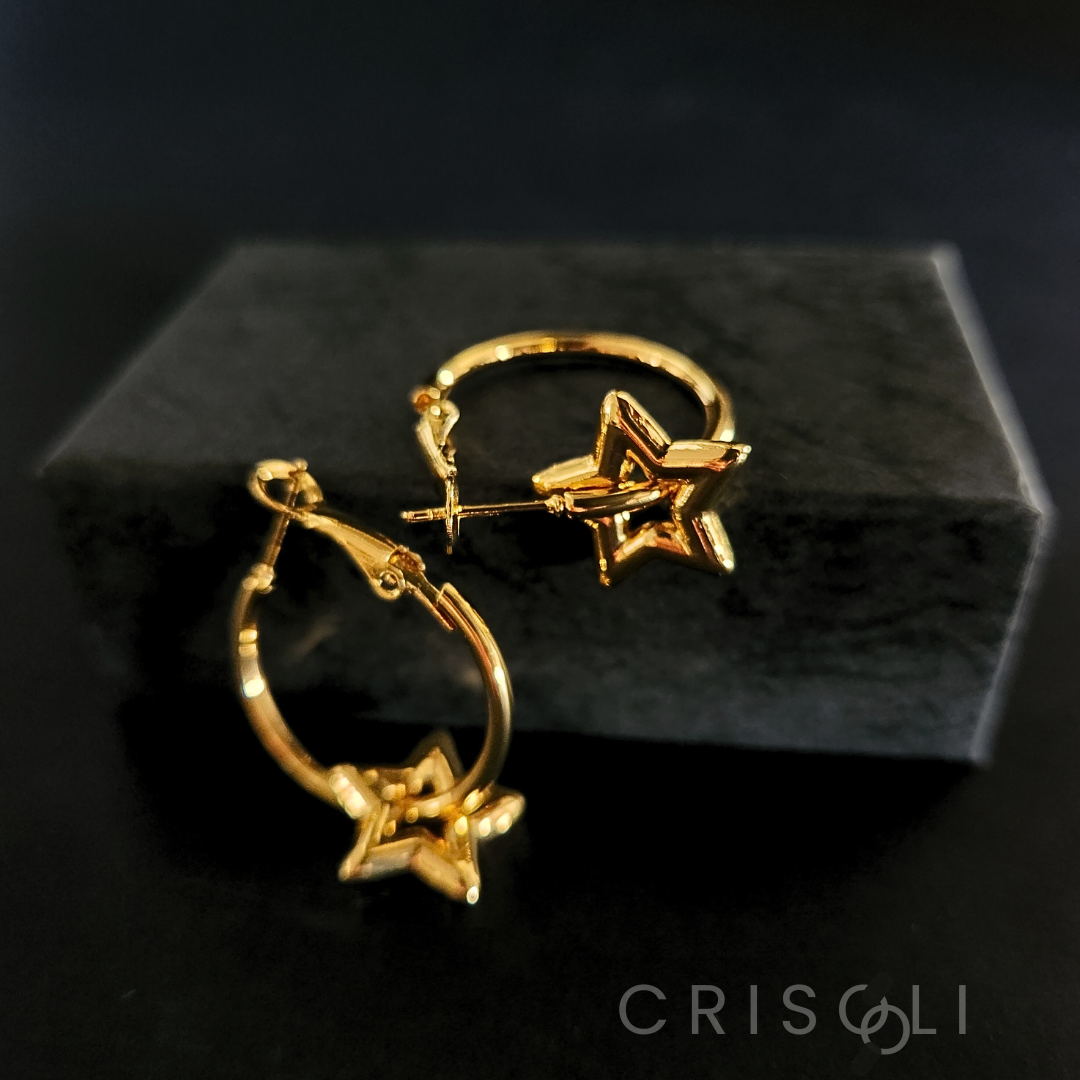 Aro de estrella de acero dorado